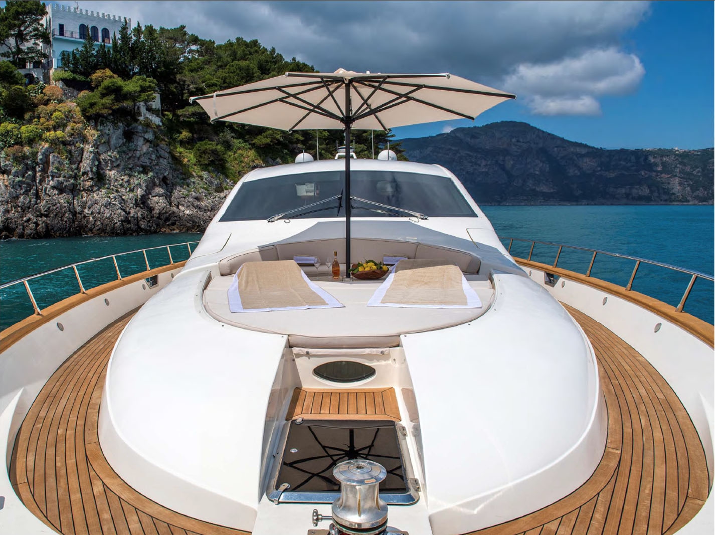 Crewed Motor Yacht Moki photo 4