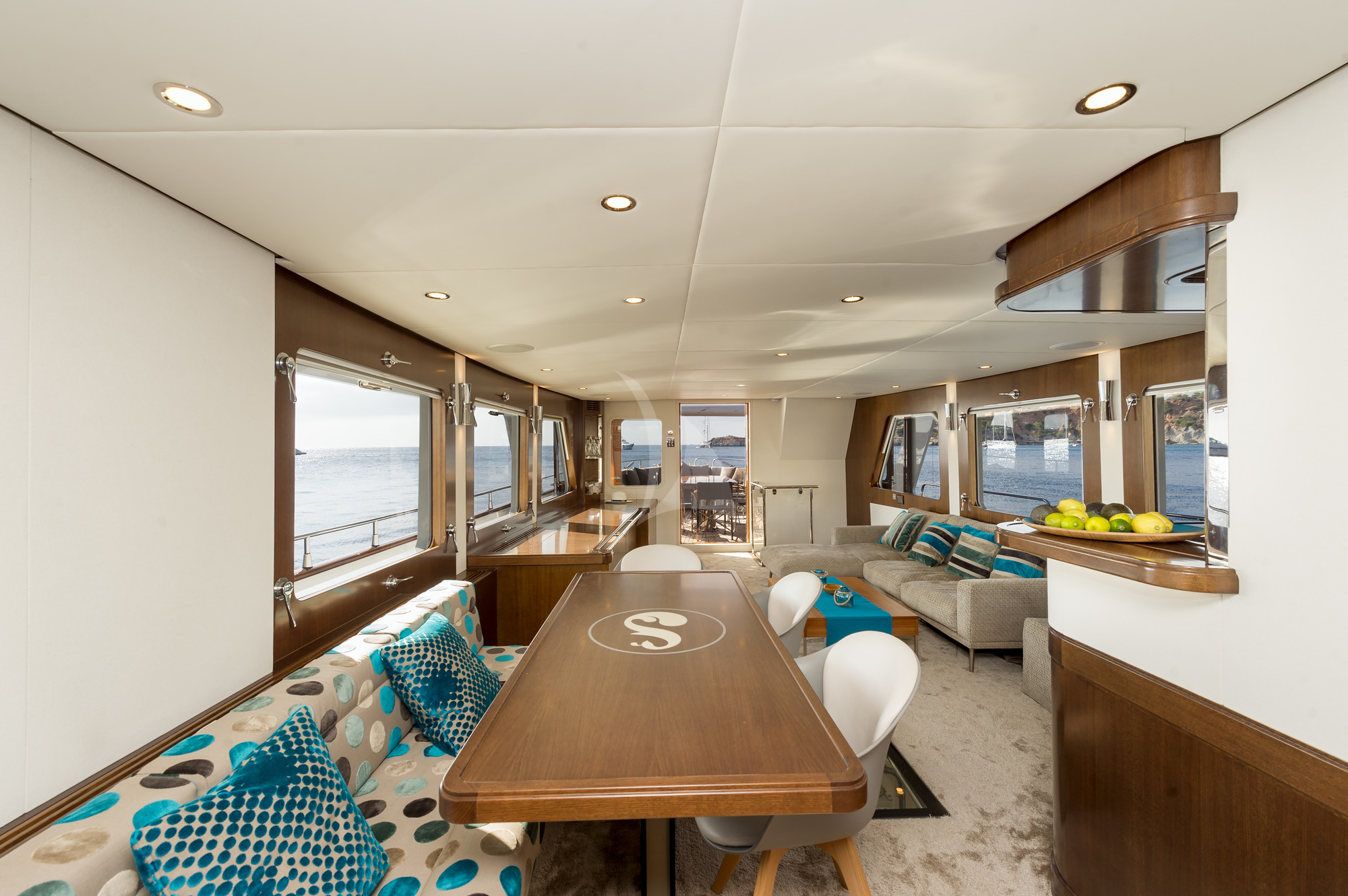 Crewed Motor Yacht MONARA photo 6