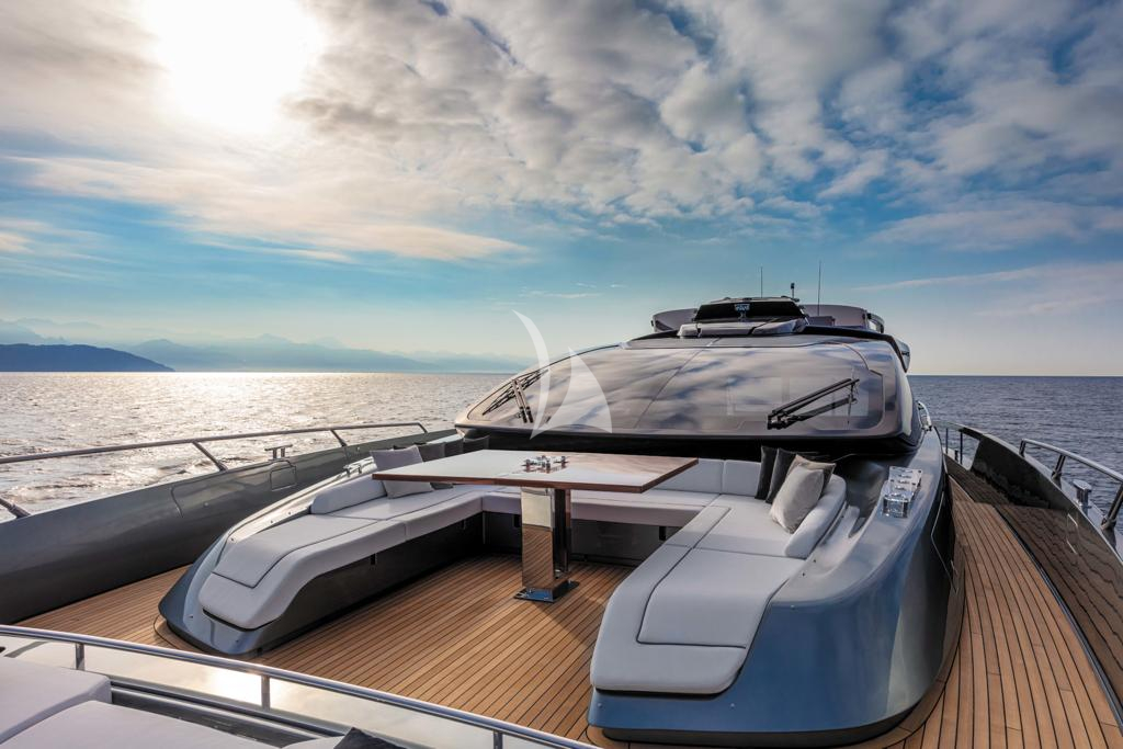 Luxury Crewed Motor Yacht MONTENAPO photo 7