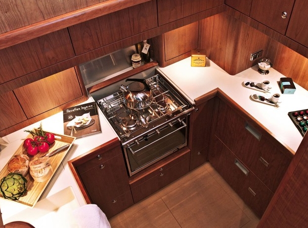 Bareboat Sailing Yacht Moody 62DS photo 3