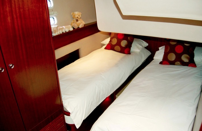 Bareboat Sailing Yacht Moody 62DS photo 4