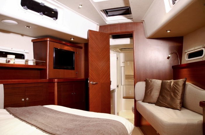 Bareboat Sailing Yacht Moody 62DS photo 5