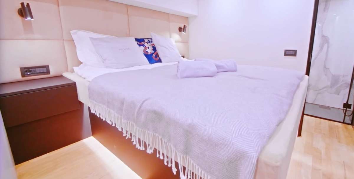 Luxury Crewed Catamaran MOON DRAGON photo 8