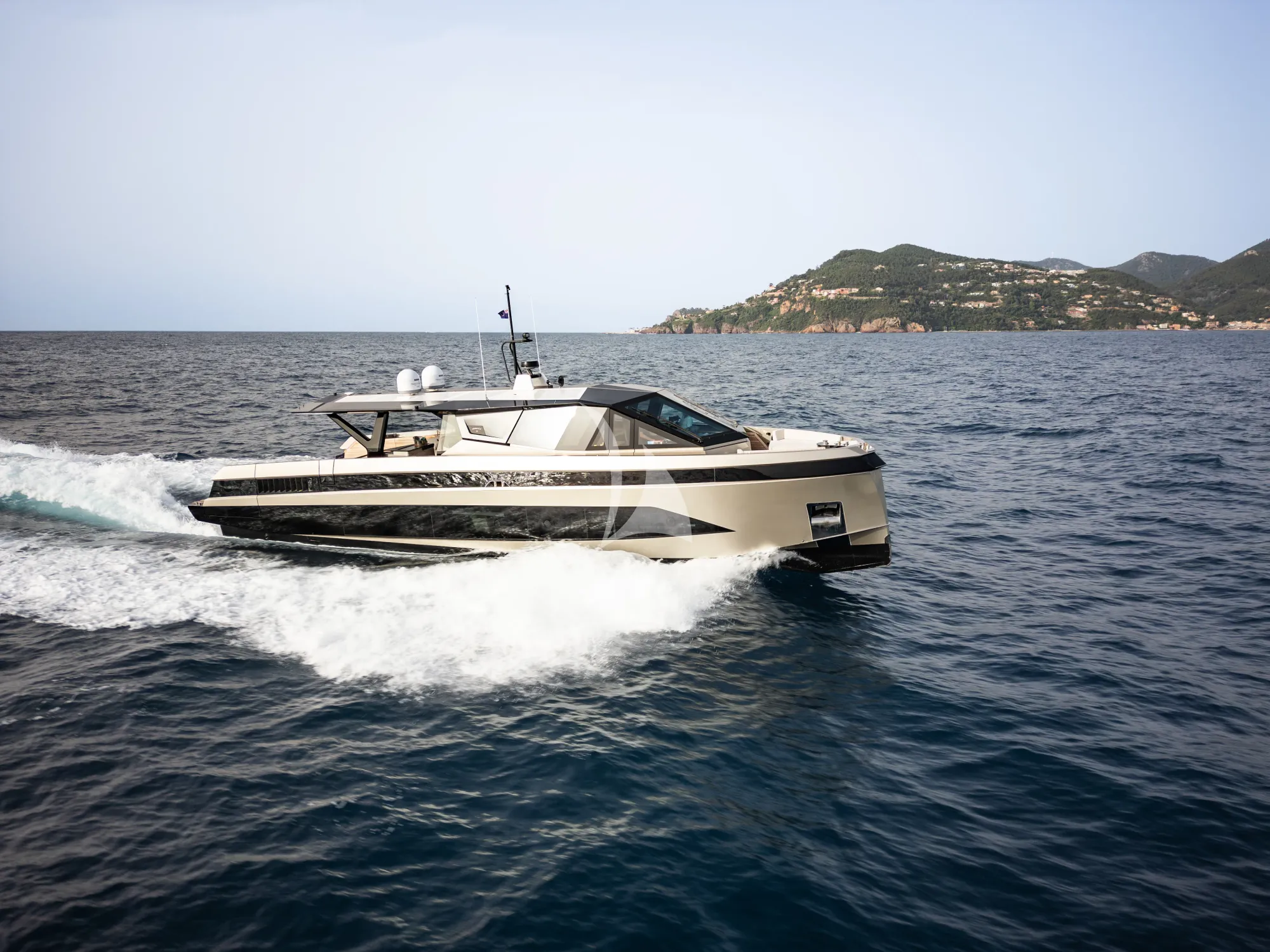 Luxury Crewed Motor Yacht MOONRAKER photo 3