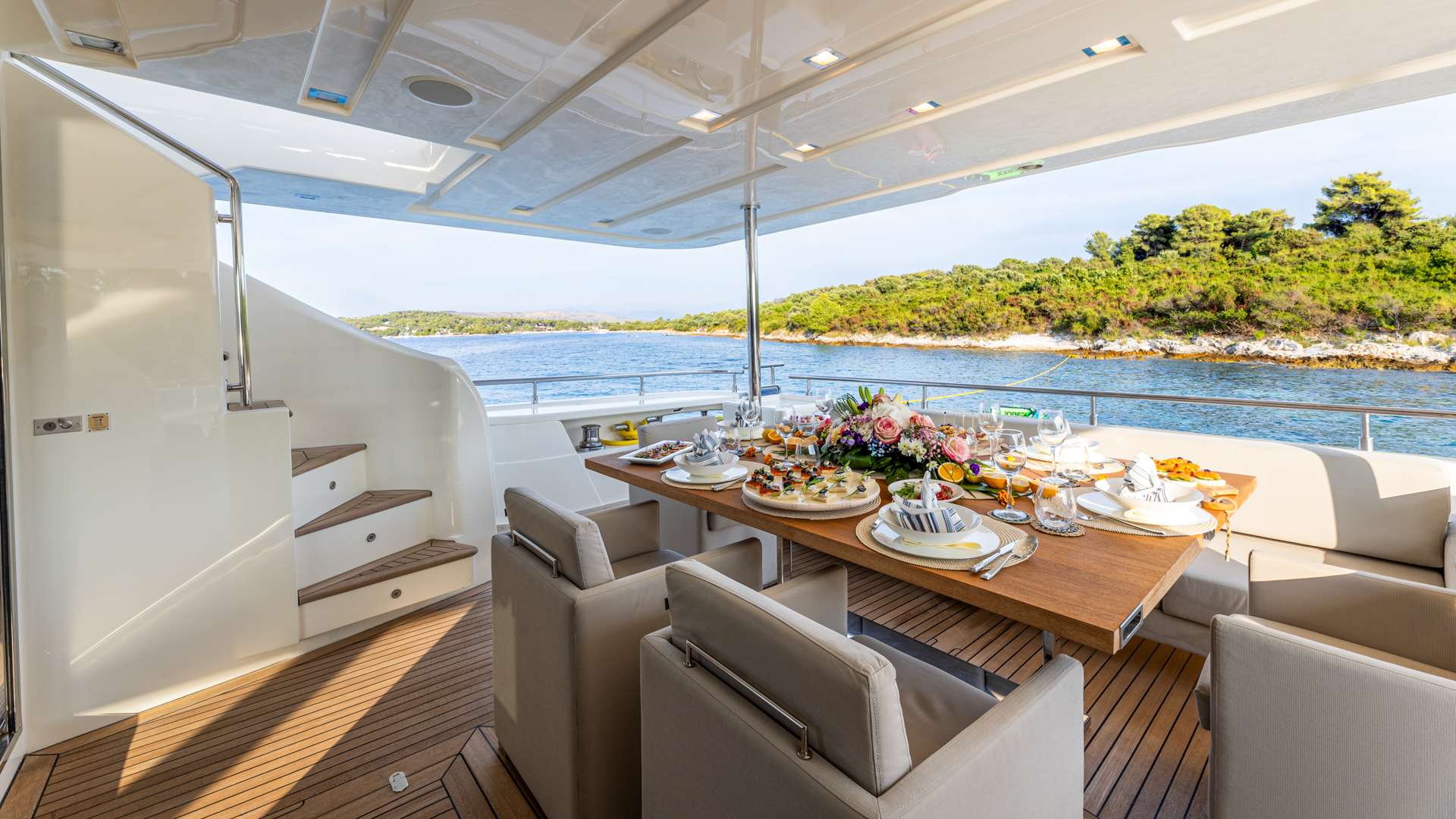 Luxury Crewed Motor Yacht MORNING STAR photo 5