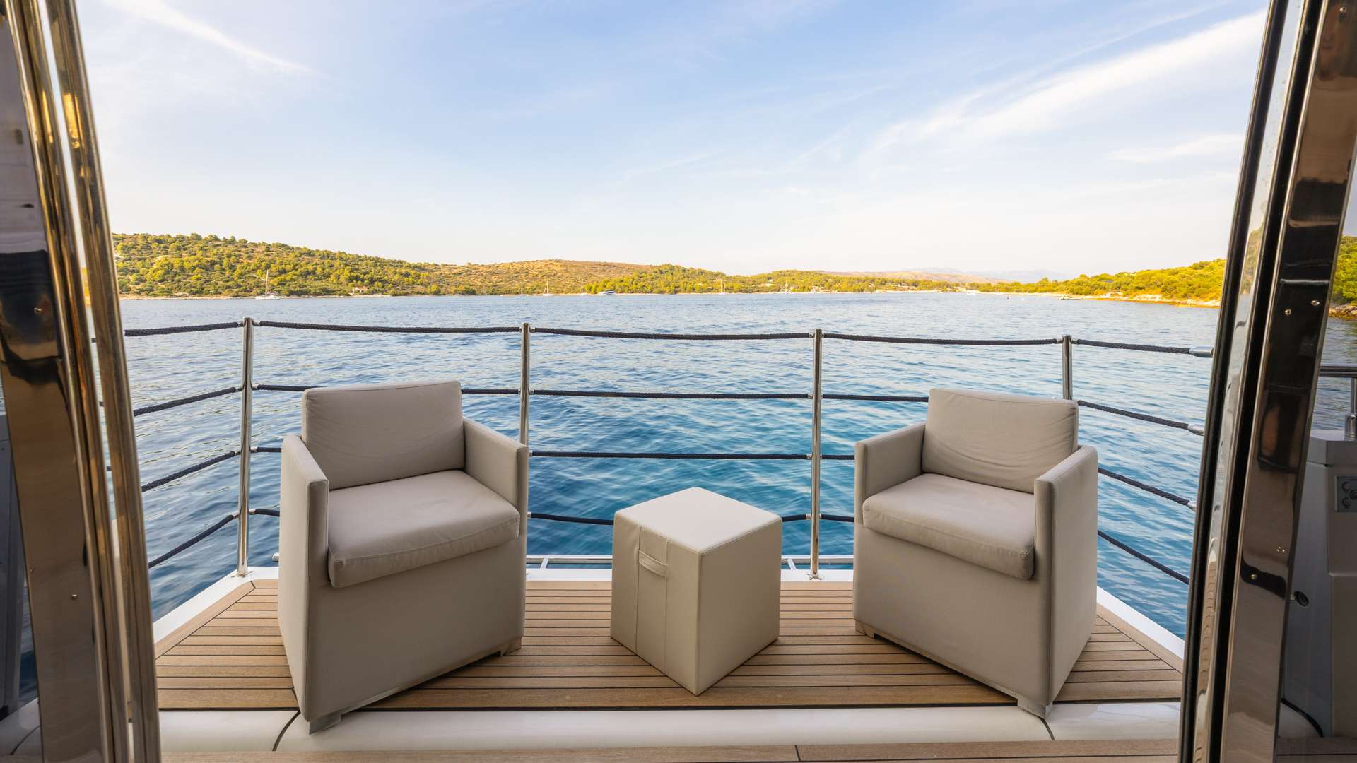 Luxury Crewed Motor Yacht MORNING STAR photo 8