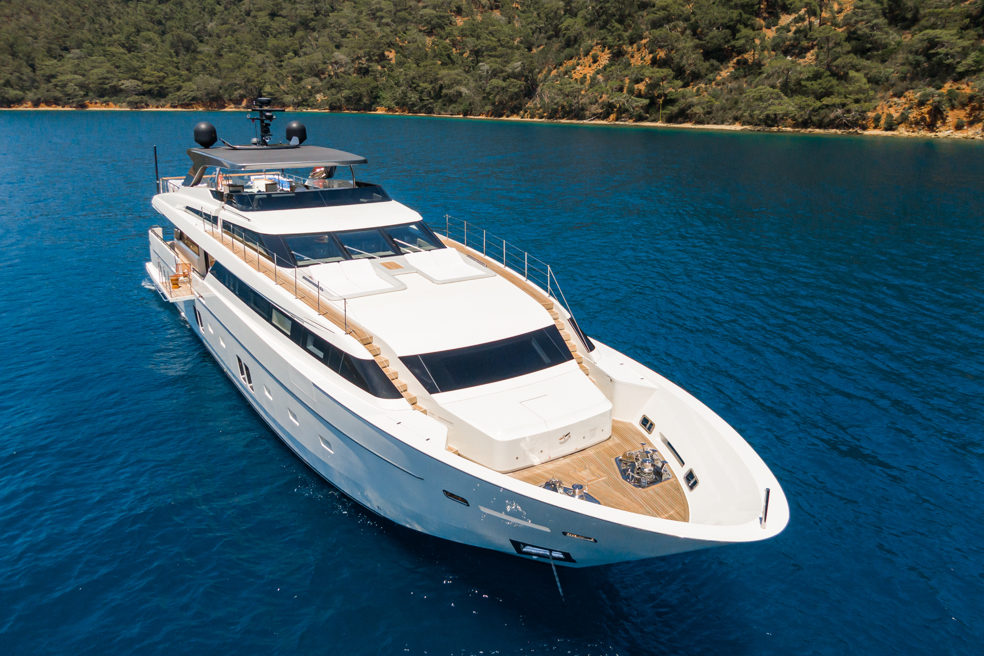 Luxury Crewed Motor Yacht MORNING STAR photo 7