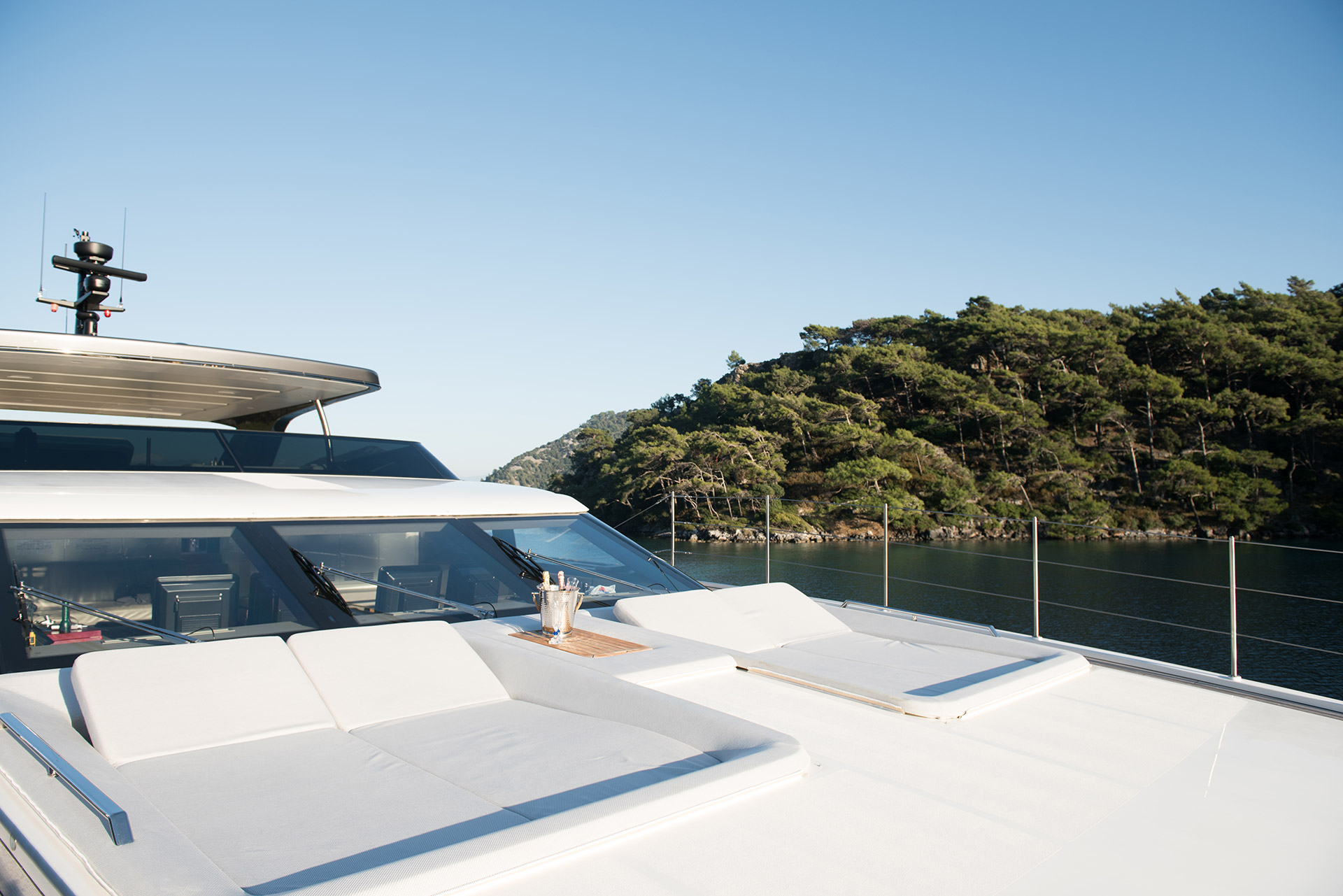 Luxury Crewed Motor Yacht MORNING STAR photo 8