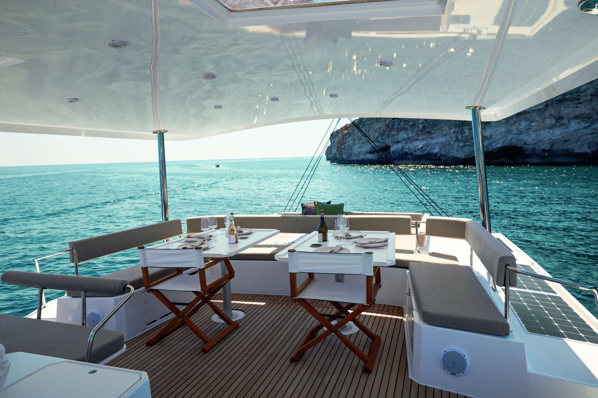 Crewed Catamaran MOTEK photo 4