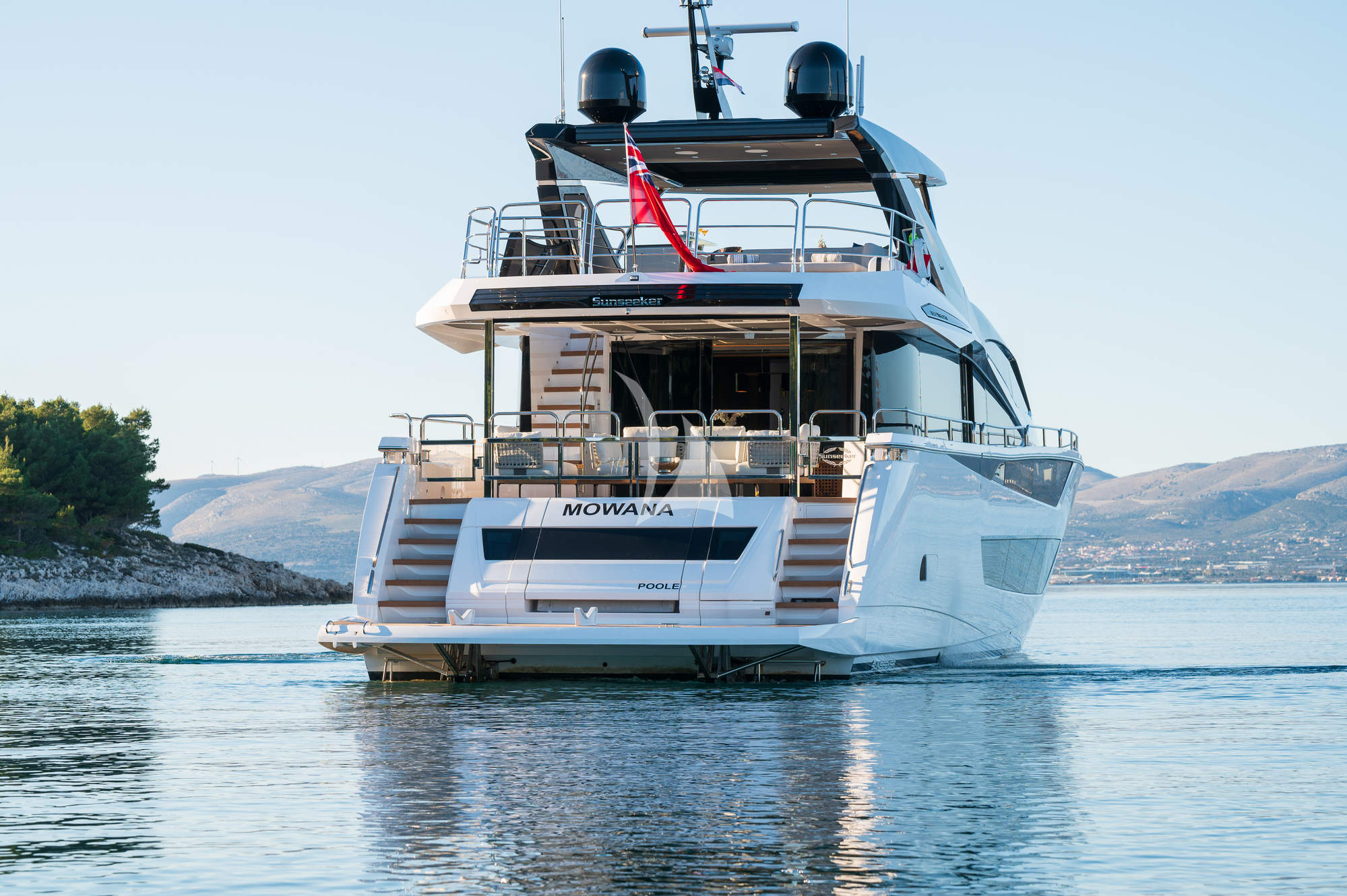 Crewed Motor Yacht MOWANA photo 6