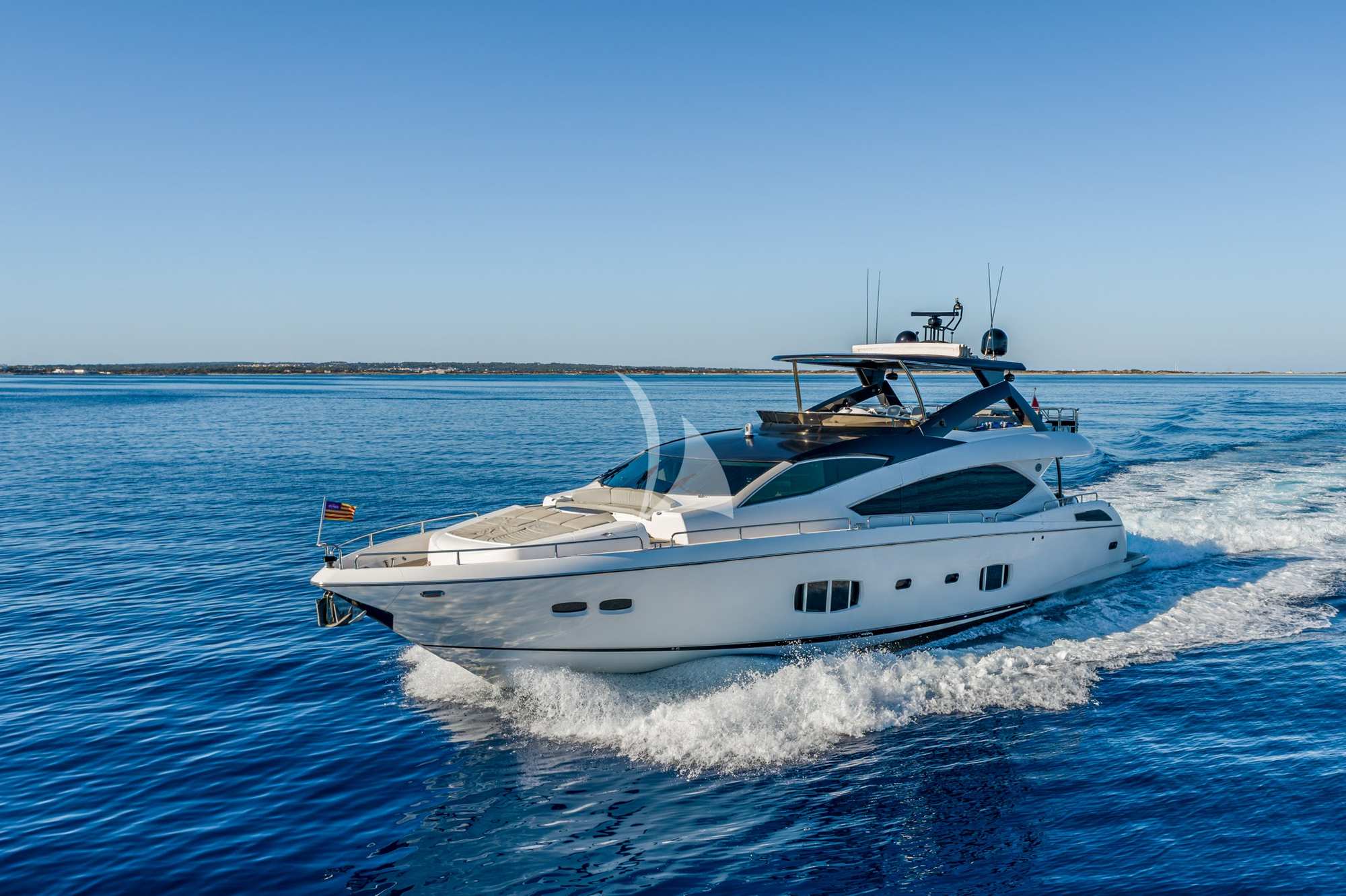 Luxury Crewed Motor Yacht MOZZ II photo 3