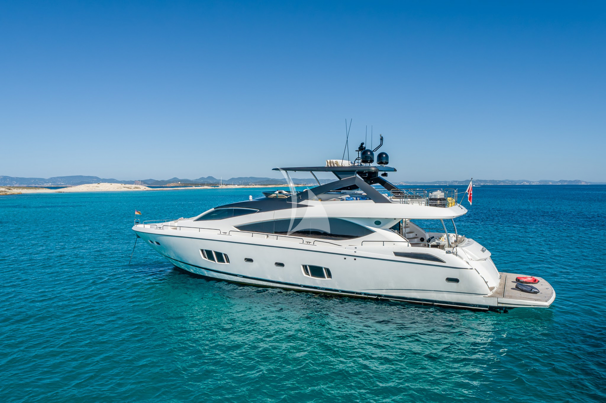 Luxury Crewed Motor Yacht MOZZ II photo 4