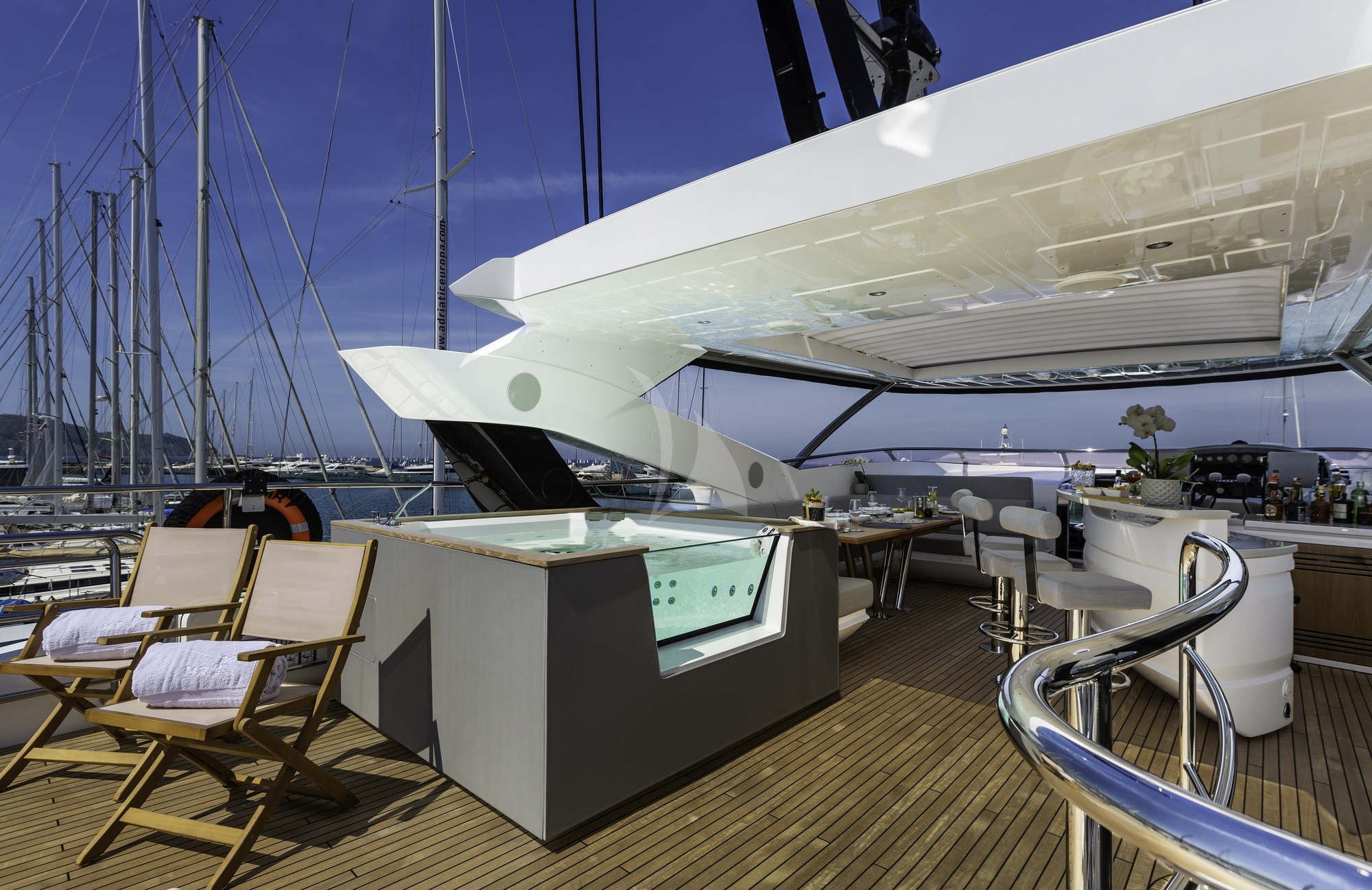 Luxury Motor Yacht MR K IRISTON photo 3