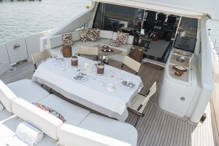 Luxury Crewed Motor Yacht MR LOUIS photo 4