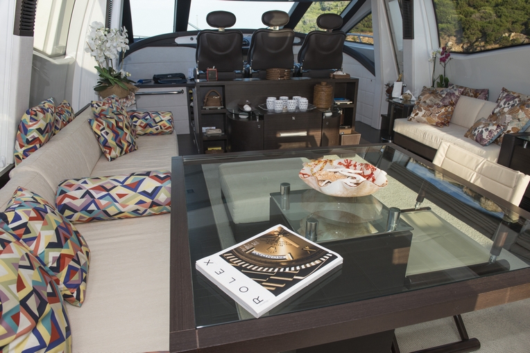 Luxury Crewed Motor Yacht MR LOUIS photo 5