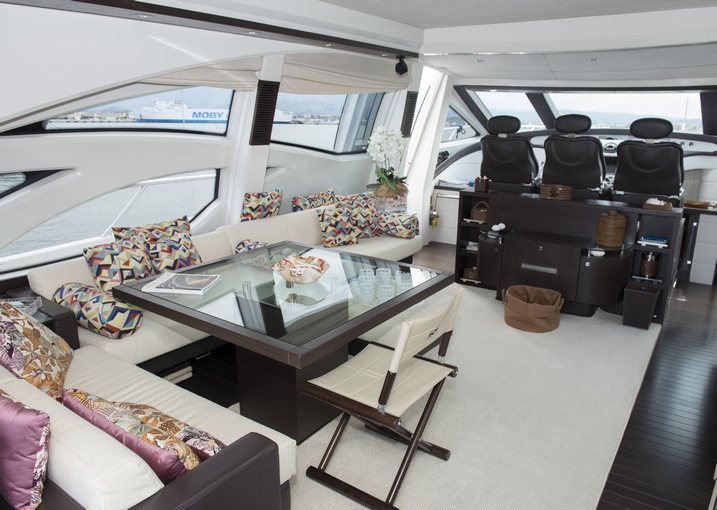 Luxury Crewed Motor Yacht MR LOUIS photo 6