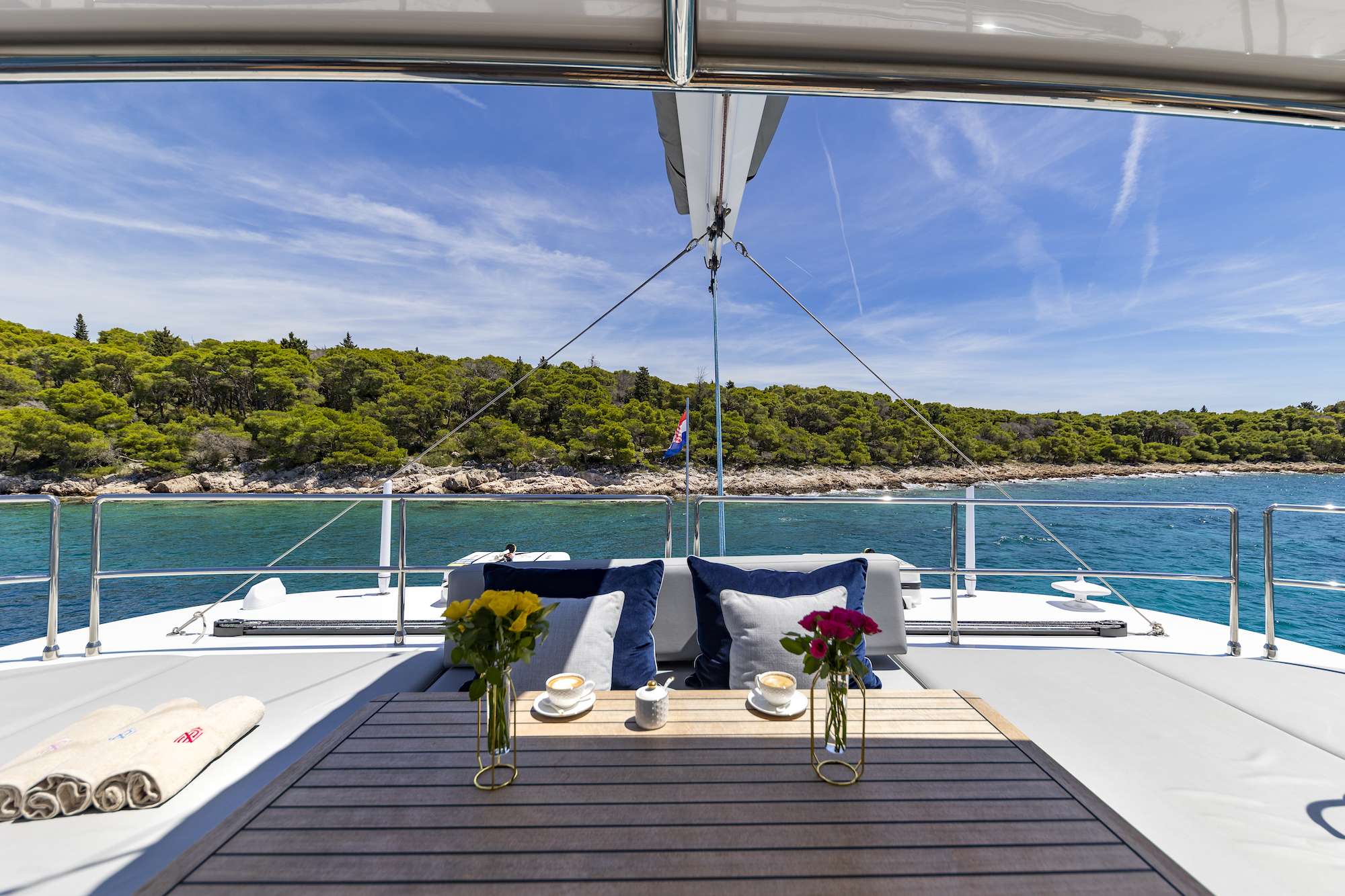 Luxury Crewed Catamaran MR SI photo 5