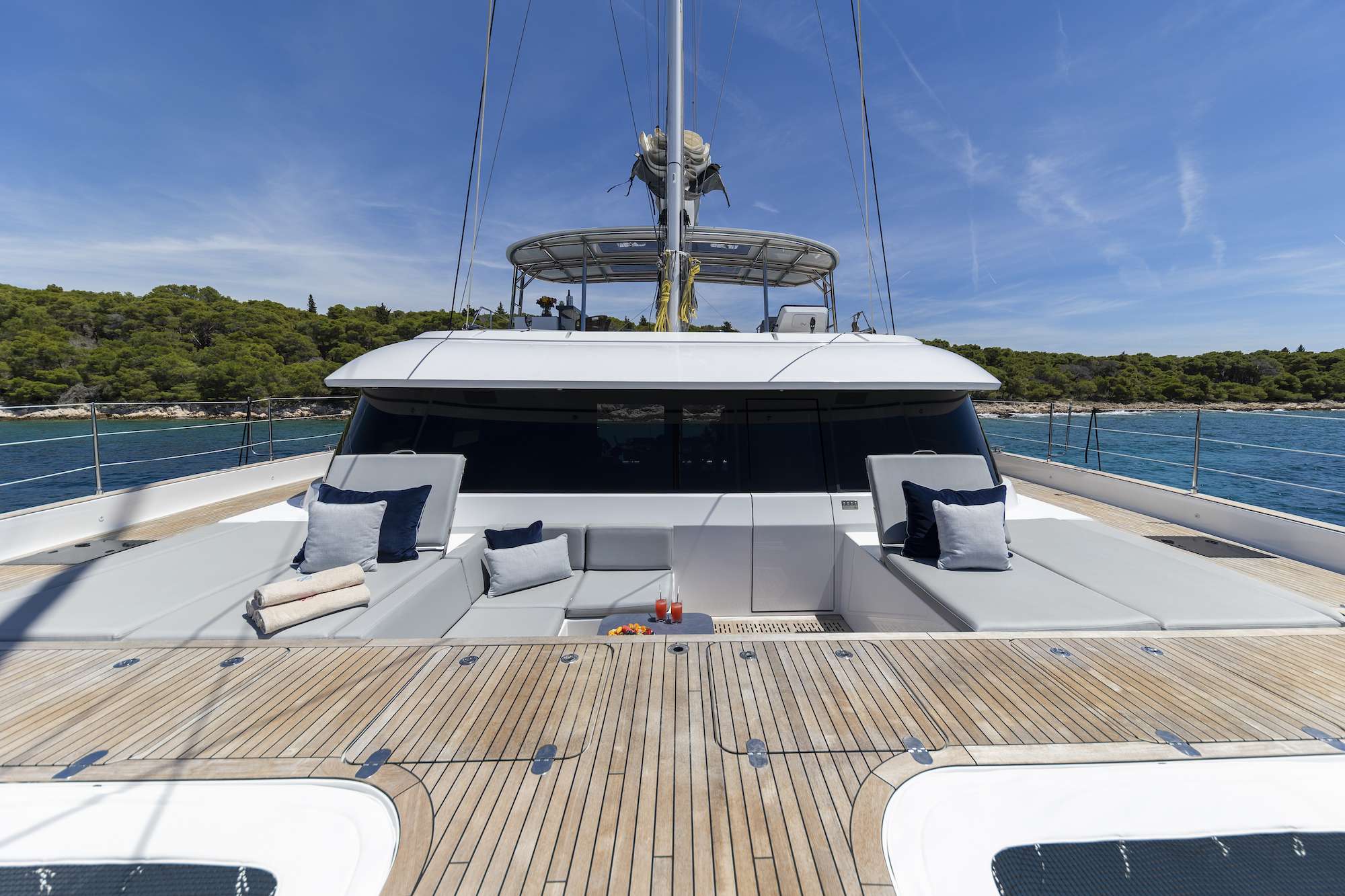 Luxury Crewed Catamaran MR SI photo 7