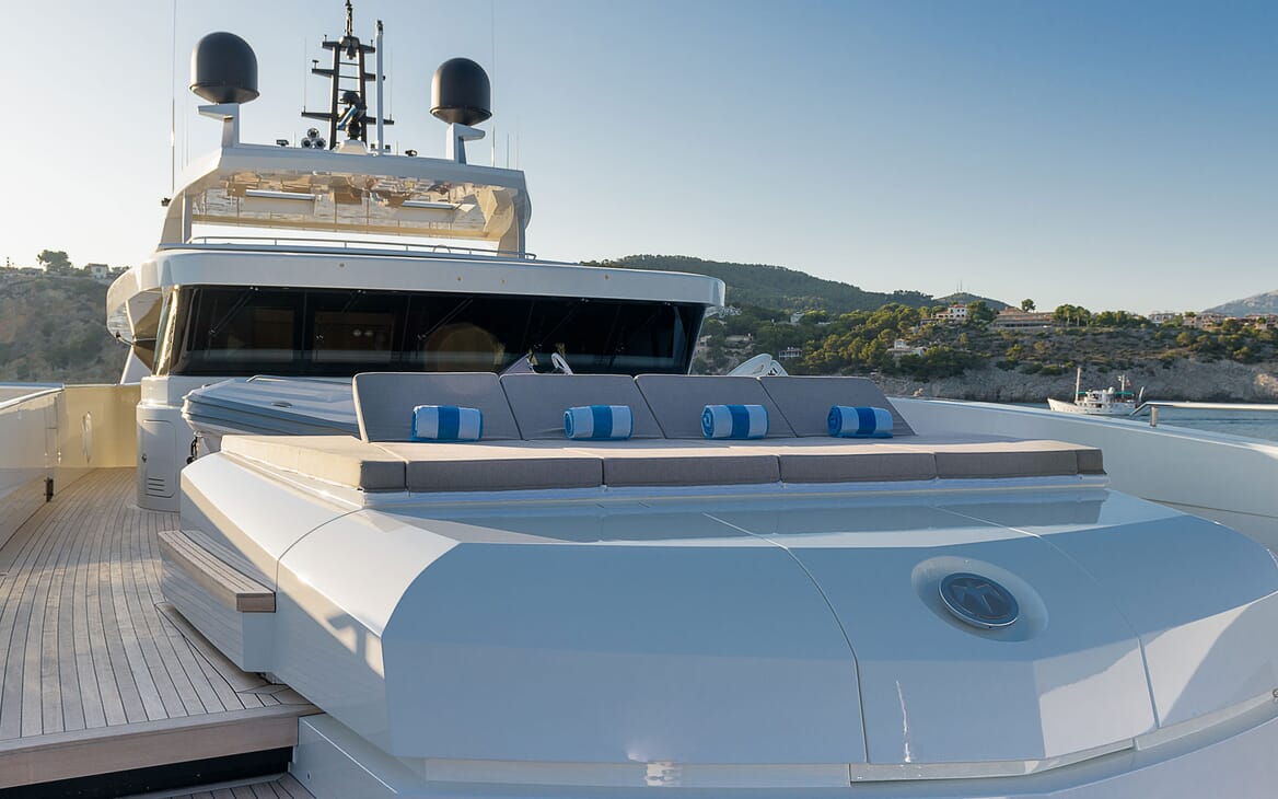 Luxury Crewed Motor Yacht MR T photo 5