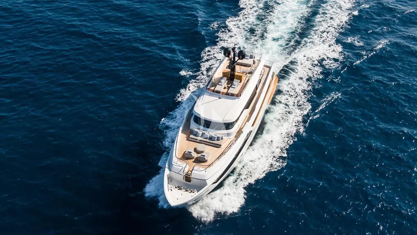 Luxury Crewed Motor Yacht MRS L photo 7