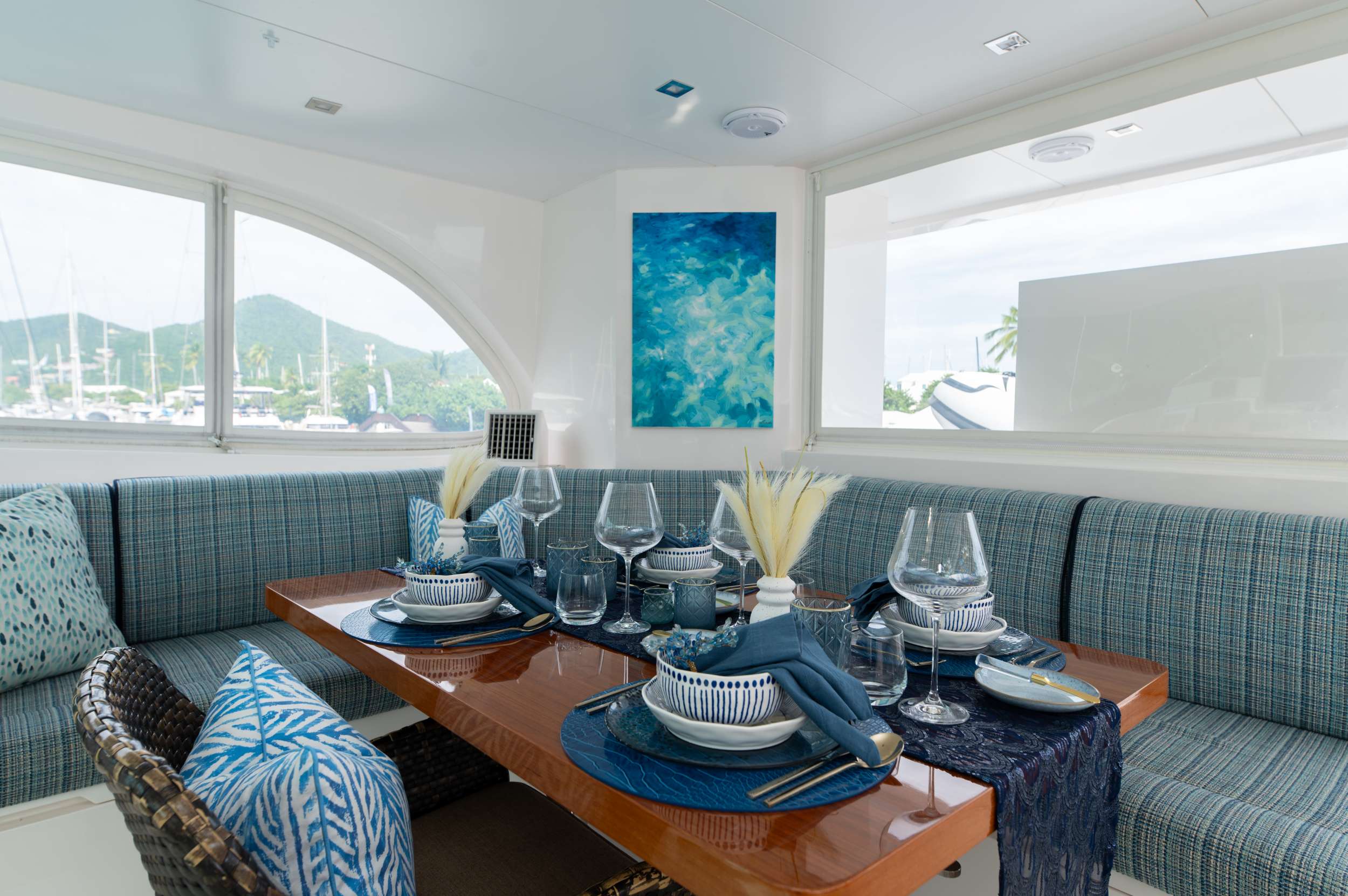 Crewed Power Catamaran MUCHO GUSTO photo 5