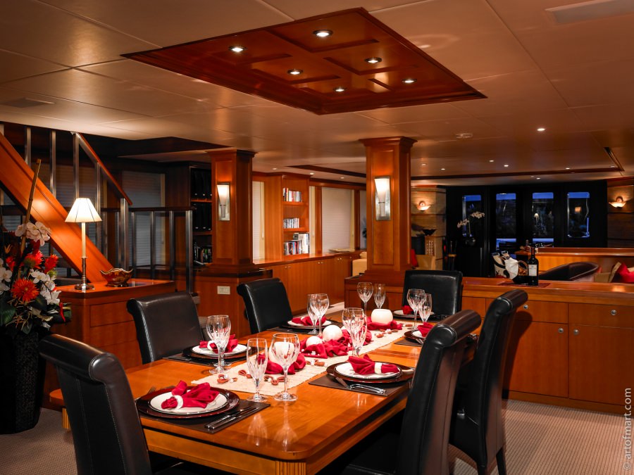 Luxury Crewed Motor Yacht MURPHYS LAW photo 8