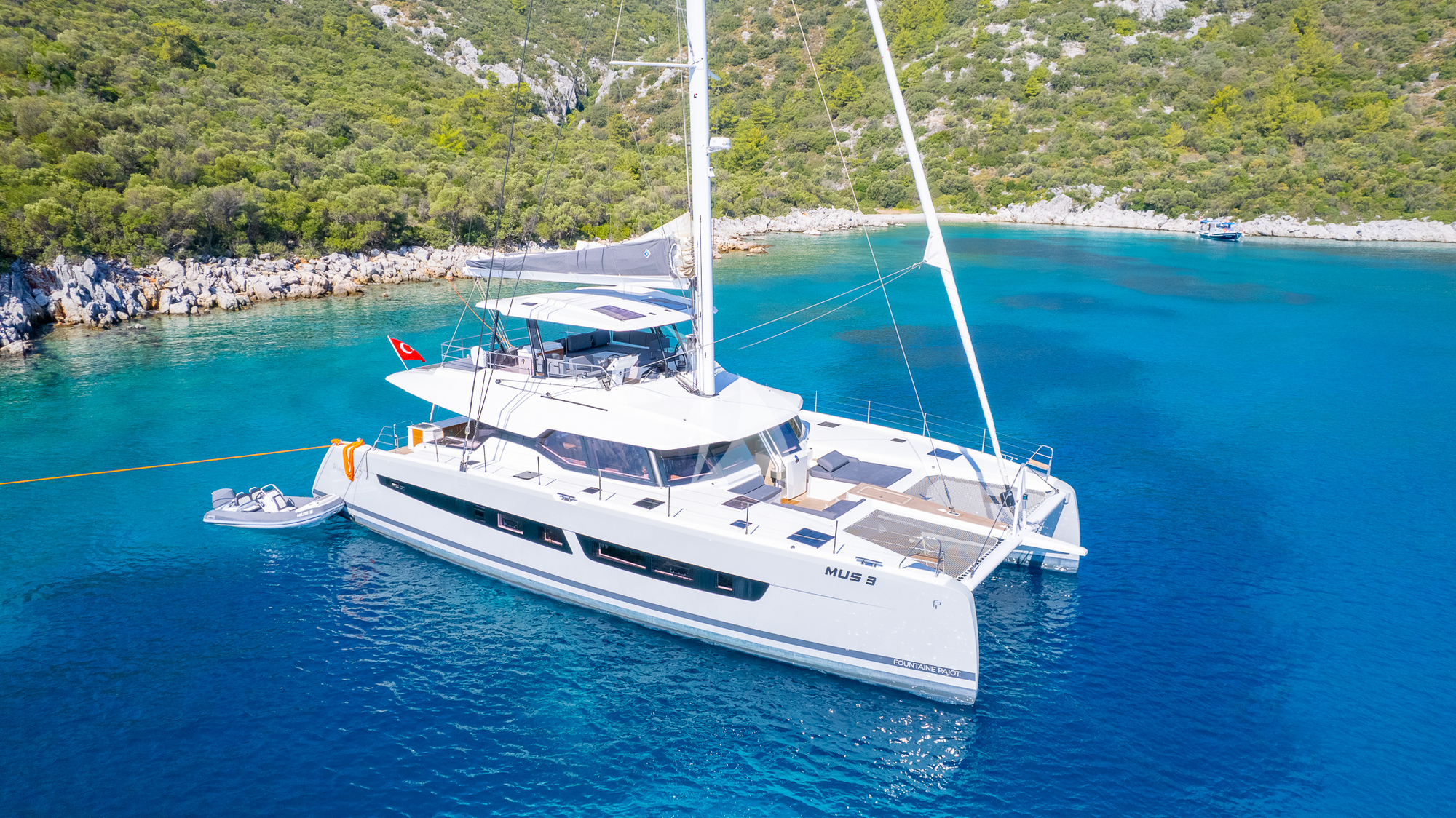 Luxury Crewed Catamaran MUS 3
