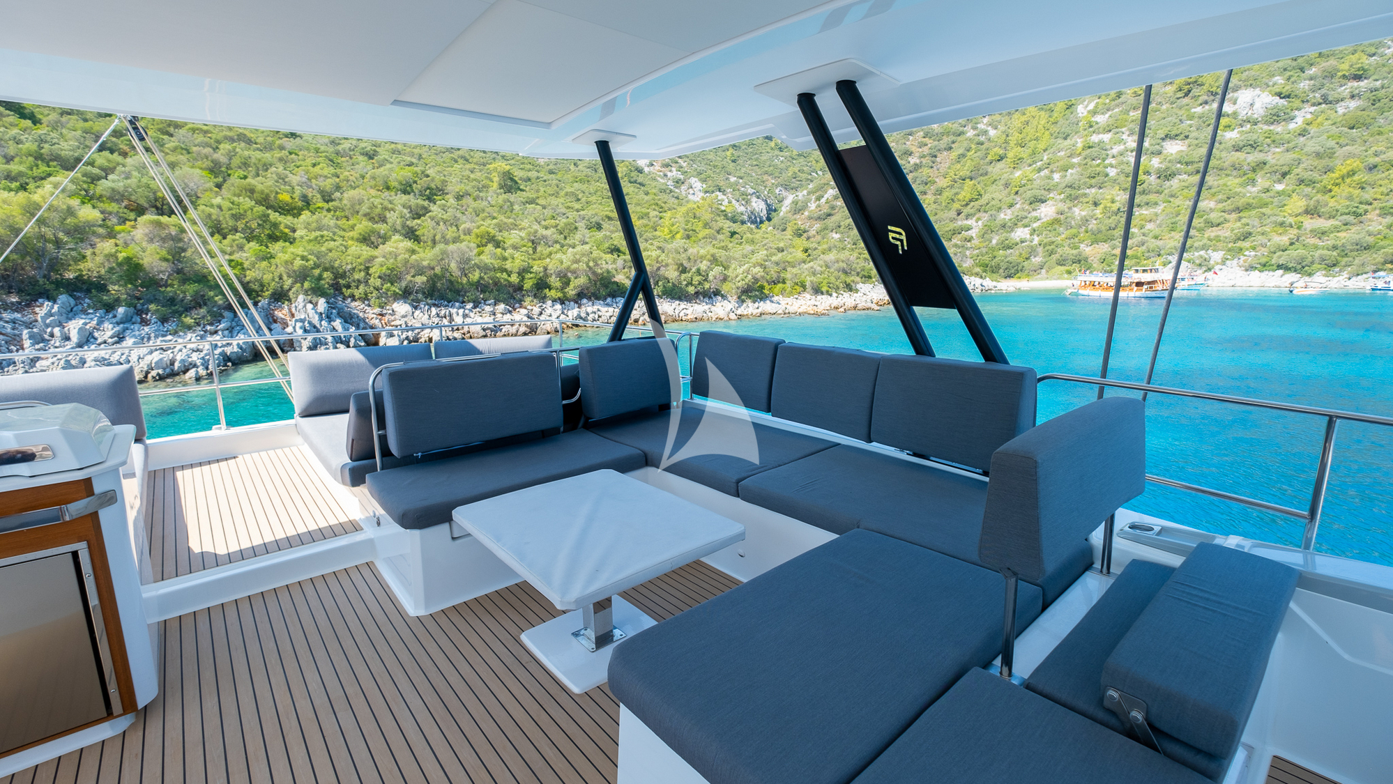 Luxury Crewed Catamaran MUS 3 photo 7
