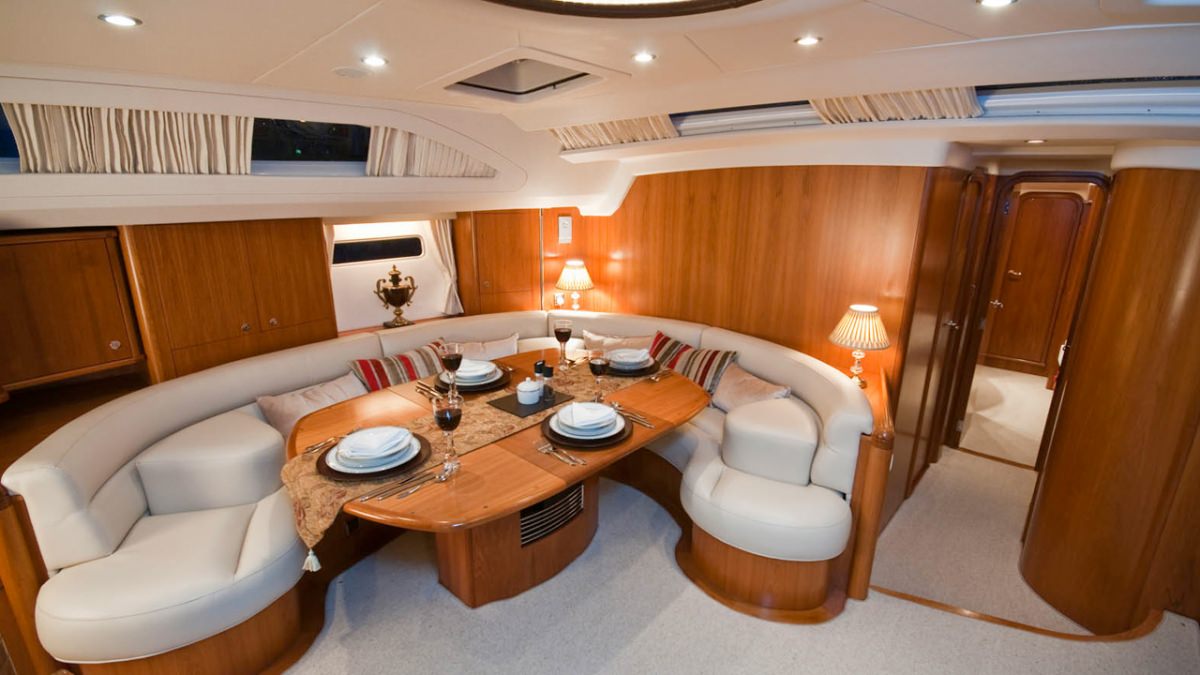 Luxury Crewed Sailing Yacht MUSTIQUE photo 6