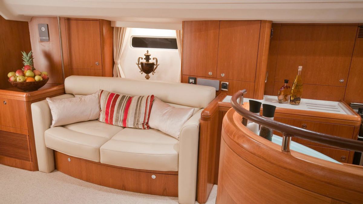 Luxury Crewed Sailing Yacht MUSTIQUE photo 7