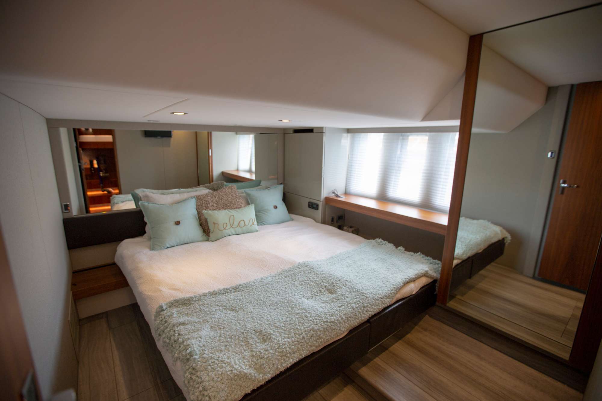 Motor Yacht MY GIRL photo 6