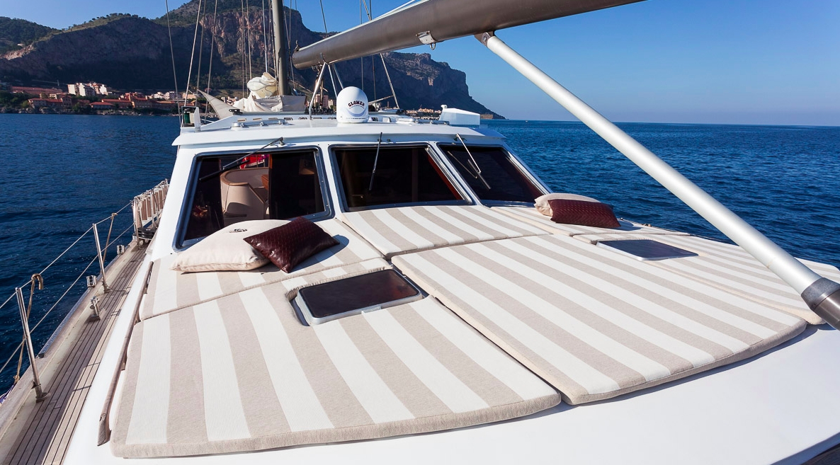 Crewed Sailing Yacht MY LOTTY photo 4