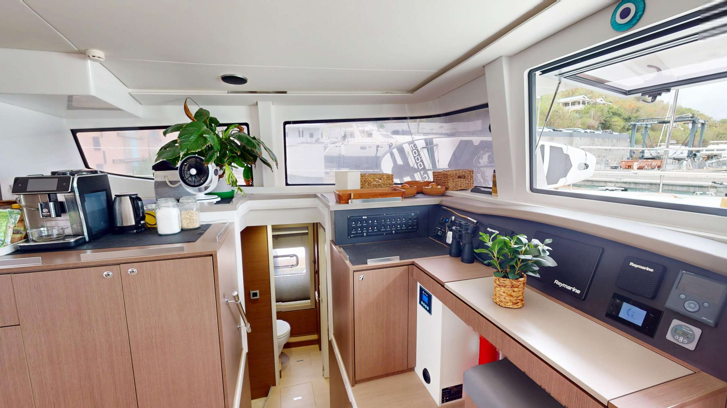 Luxury Crewed Catamaran MY MARINA photo 8