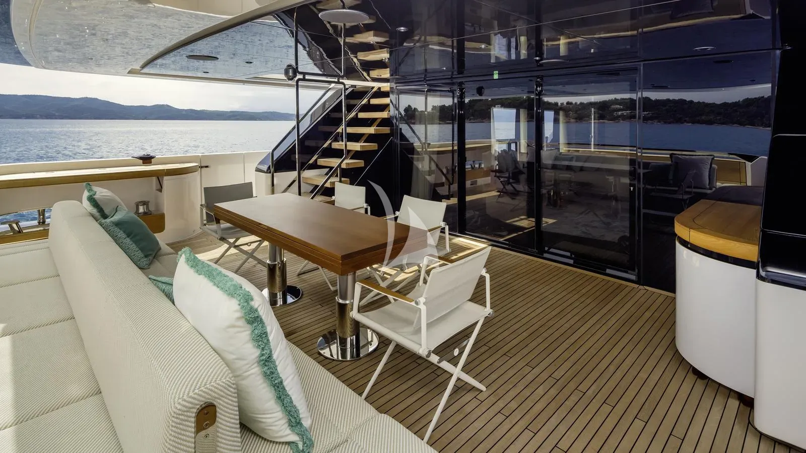 Luxury Crewed Motor Yacht MY MISTAKE photo 5