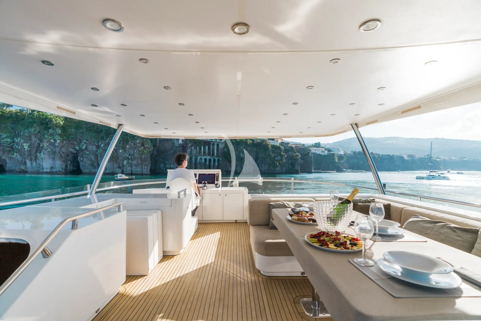 Luxury Crewed Motor Yacht MY WAY photo 4