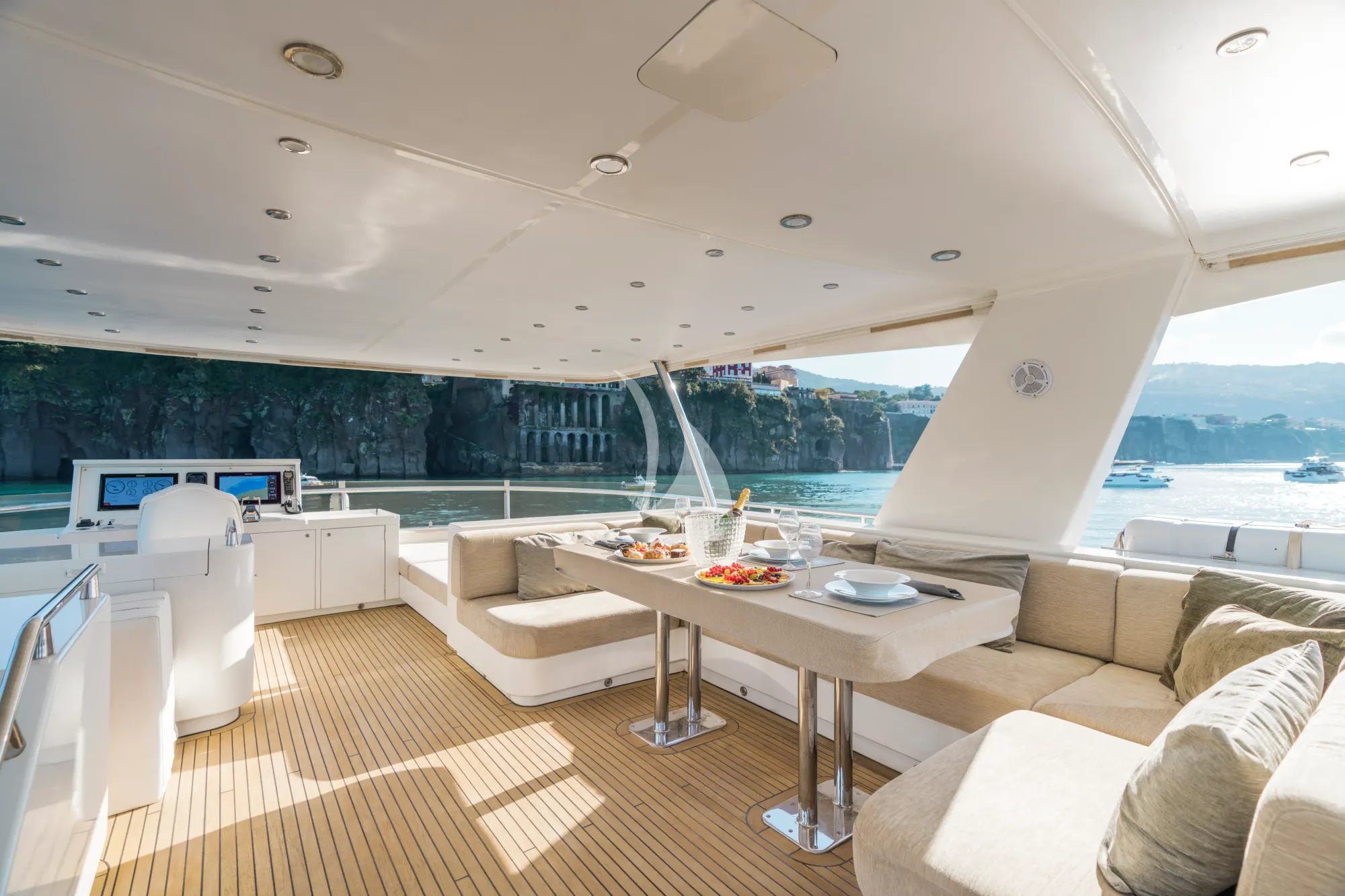 Luxury Crewed Motor Yacht MY WAY photo 5
