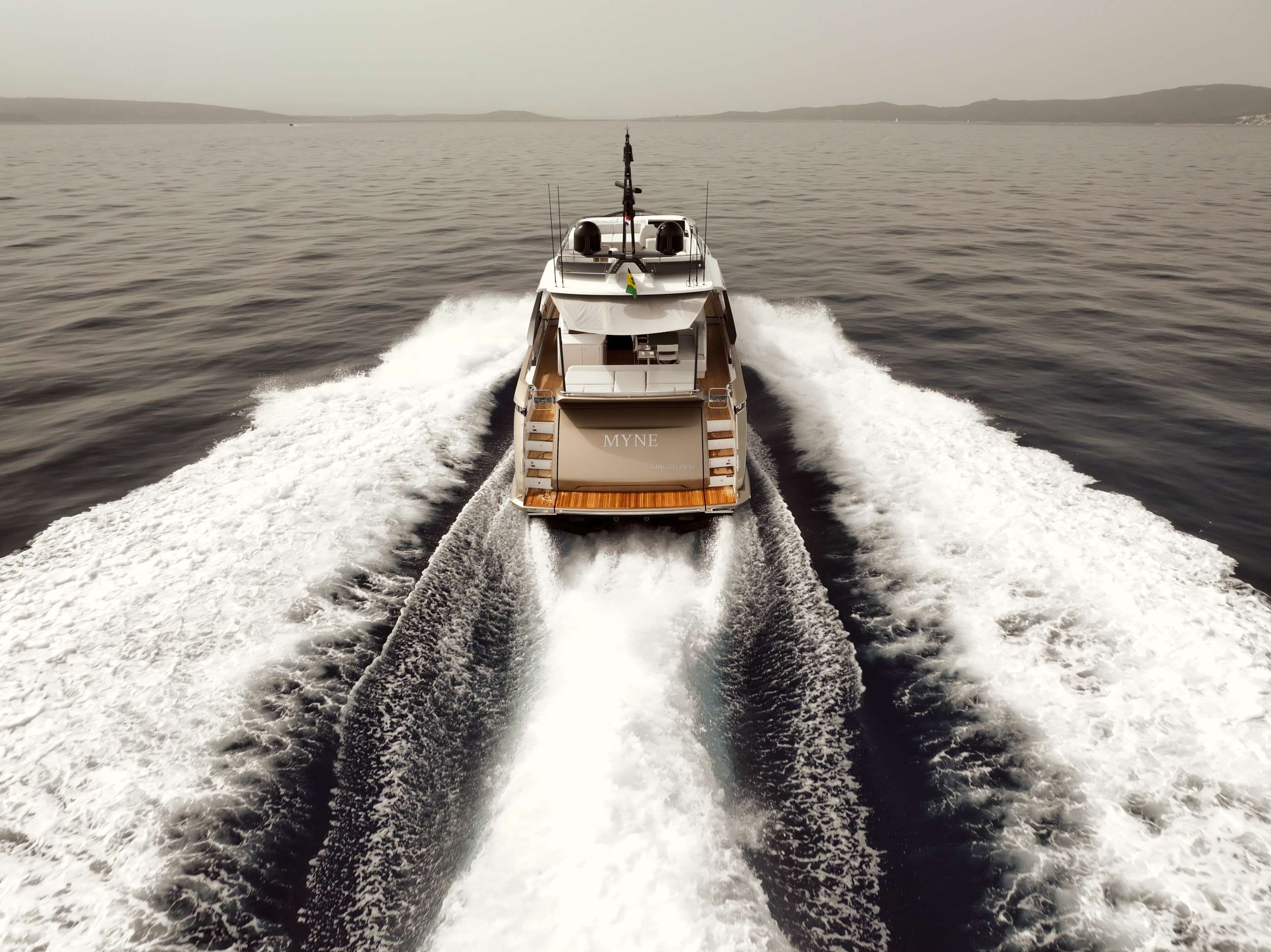 Luxury Crewed Motor Yacht MYNE photo 5