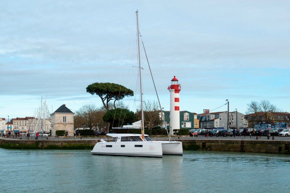 Bareboat Catamaran MYSTIC BLUE photo 8