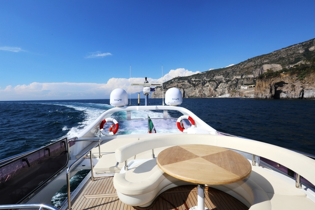 Luxury Crewed Motor Yacht NADAZERO photo 6
