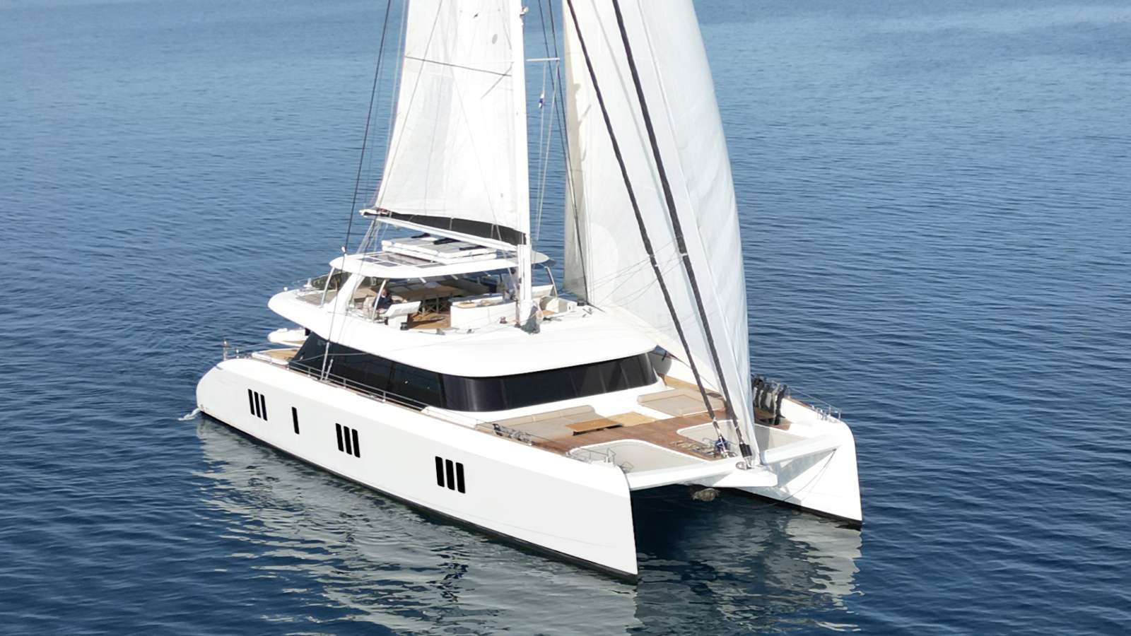 Luxury Crewed Catamaran NALA ONE photo 3