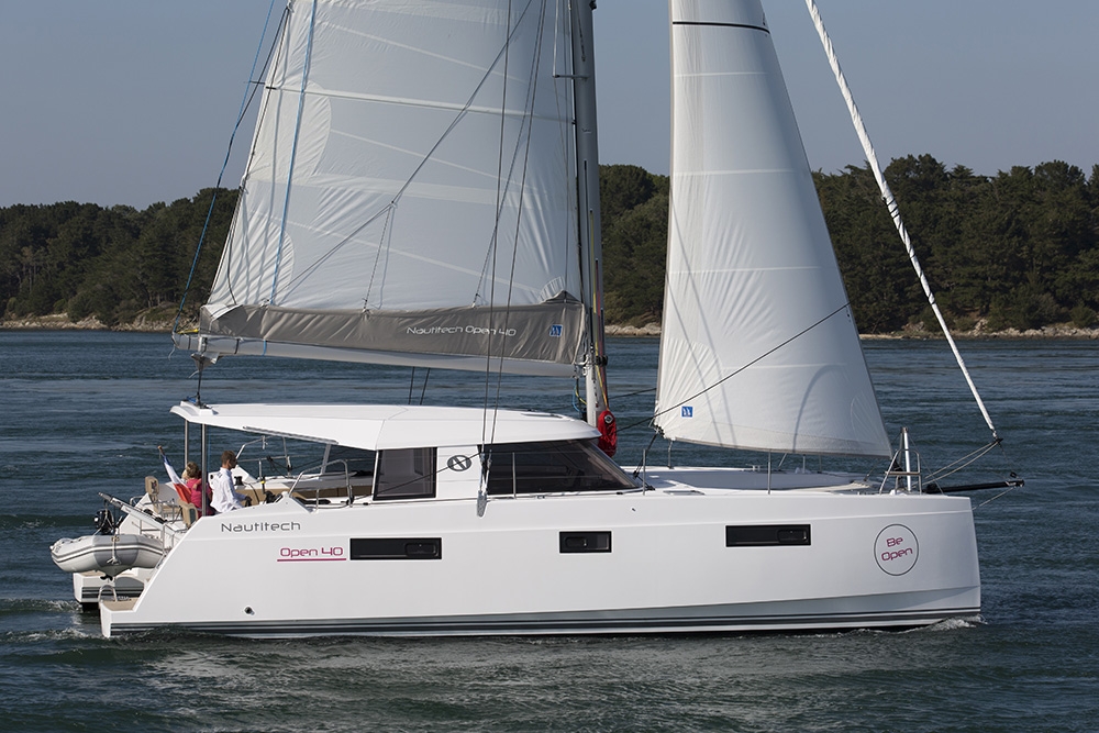 Bareboat Catamaran Nautitech 40 Open