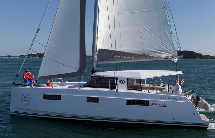 Bareboat Catamaran Nautitech 40 Open