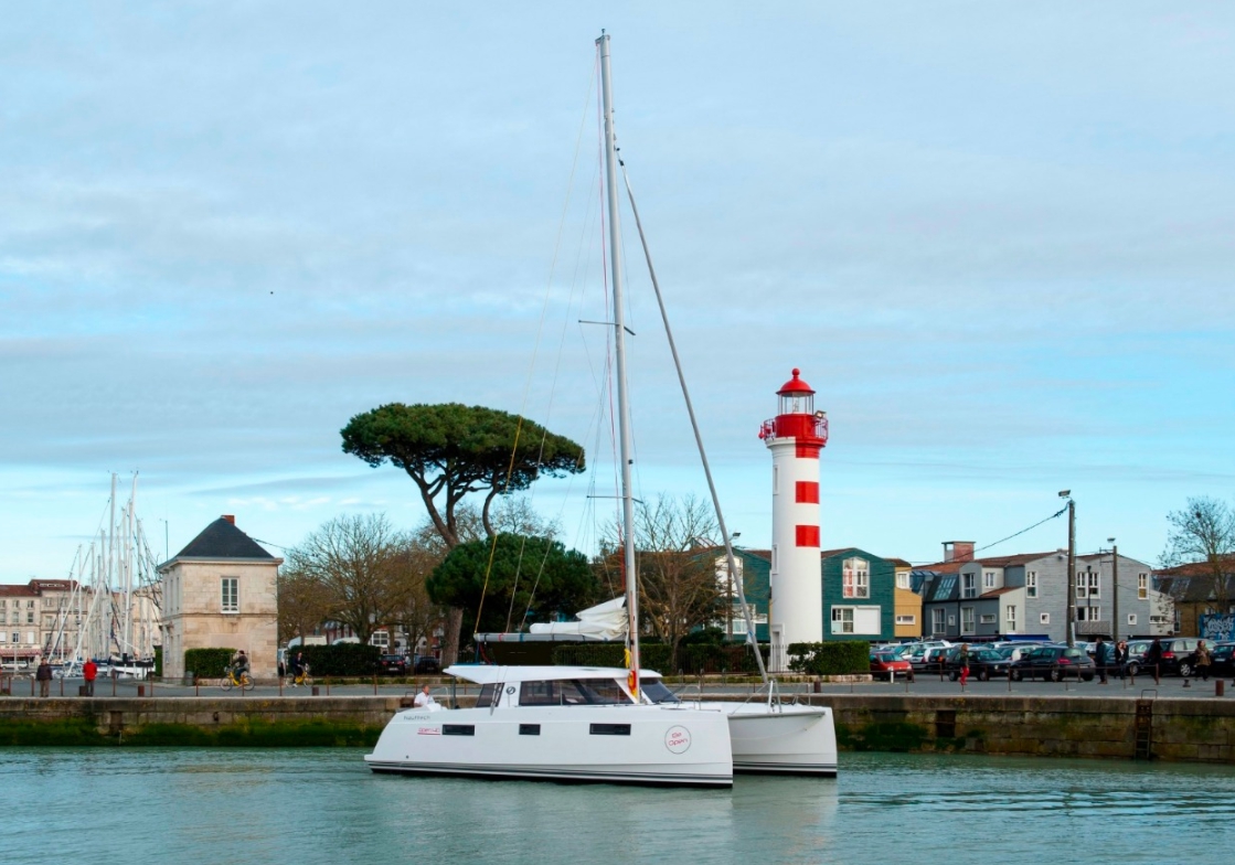 Bareboat Catamaran Nautitech 40 Open