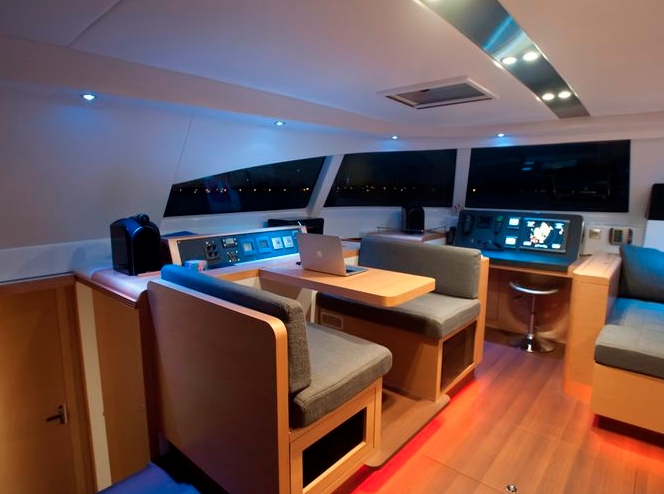 Bareboat Catamaran Nautitech 542 photo 6