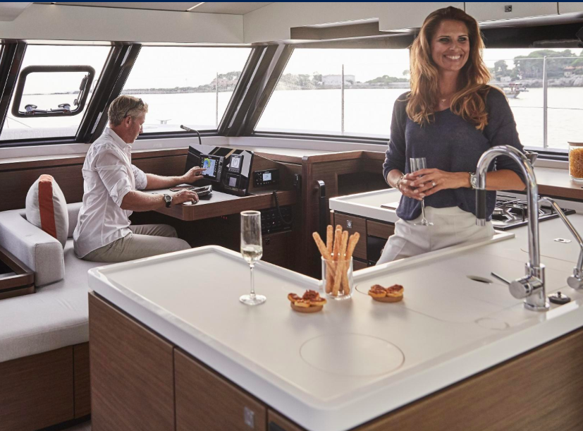 Bareboat Catamaran Nautitech 46 Fly photo 6