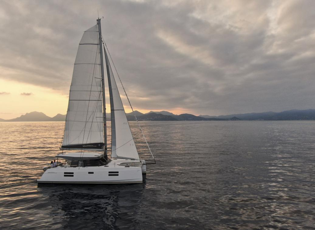 Bareboat Catamaran Bavaria Nautitech Open 40