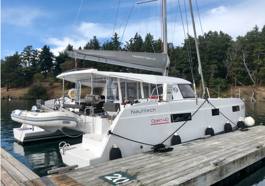 Bareboat Catamaran Bavaria Nautitech Open 40 photo 3