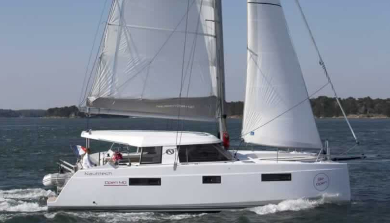 Bareboat Catamaran Bavaria Nautitech Open 40 photo 5
