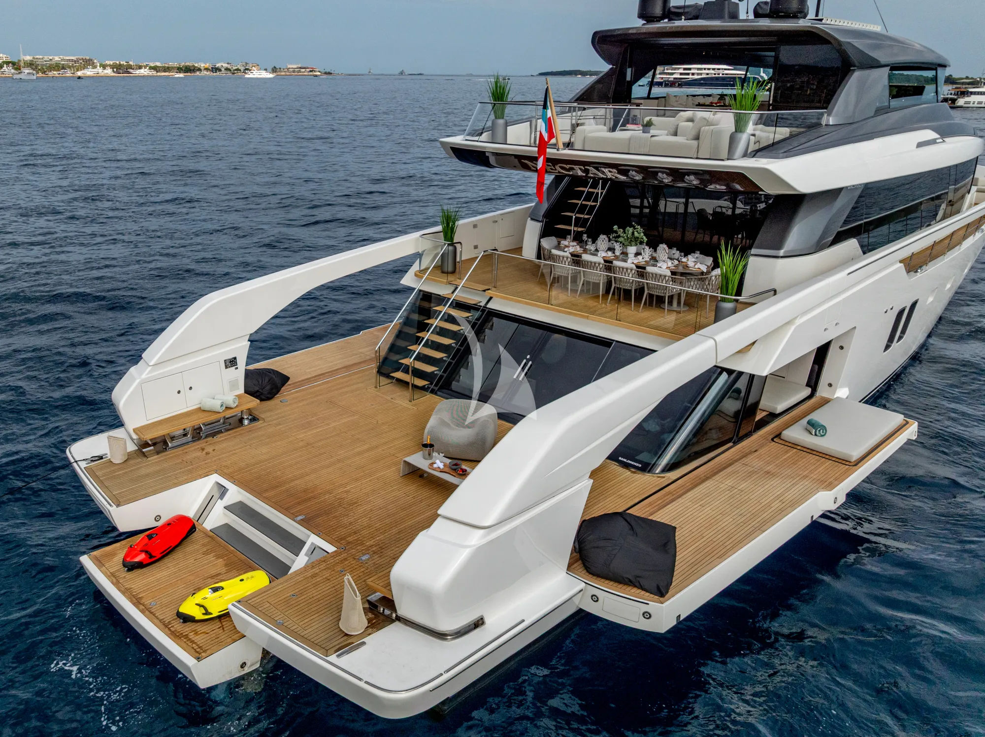 Luxury Crewed Motor Yacht NECTAR photo 5