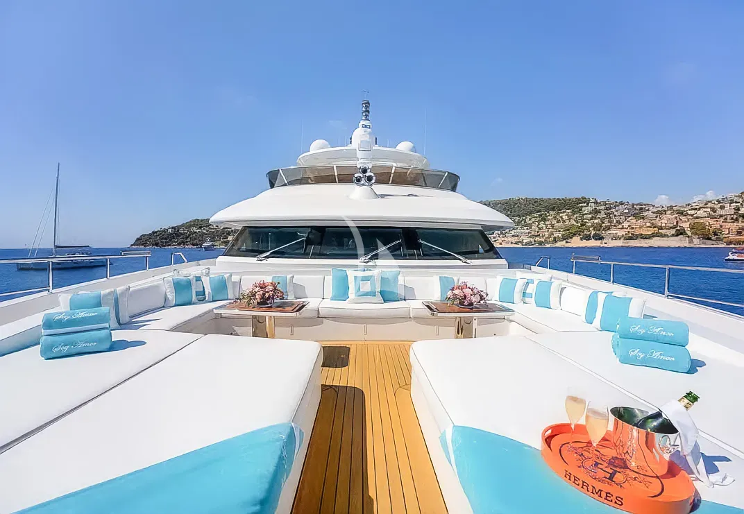 Luxury Crewed Motor Yacht NELA photo 7